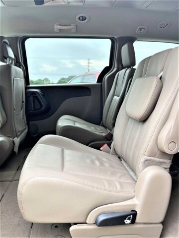 2015 Chrysler Town & Country in Commerce, GA 30529 - 1907796 91