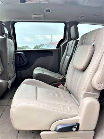 2015 Chrysler Town & Country in Commerce, GA 30529 - 1907796 116