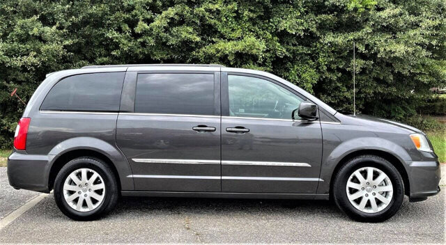 2015 Chrysler Town & Country in Commerce, GA 30529 - 1907796 27