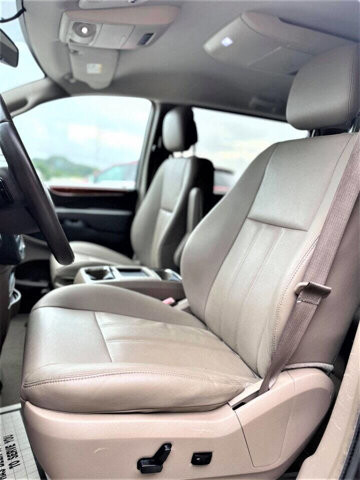 2015 Chrysler Town & Country in Commerce, GA 30529 - 1907796 34