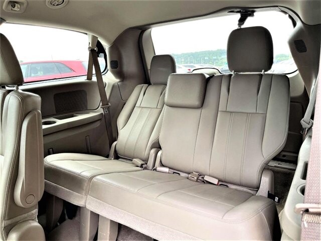 2015 Chrysler Town & Country in Commerce, GA 30529 - 1907796 68