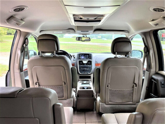 2015 Chrysler Town & Country in Commerce, GA 30529 - 1907796 46