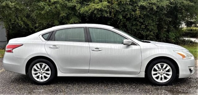 2014 Nissan Altima in Commerce, GA 30529 - 1921892 36