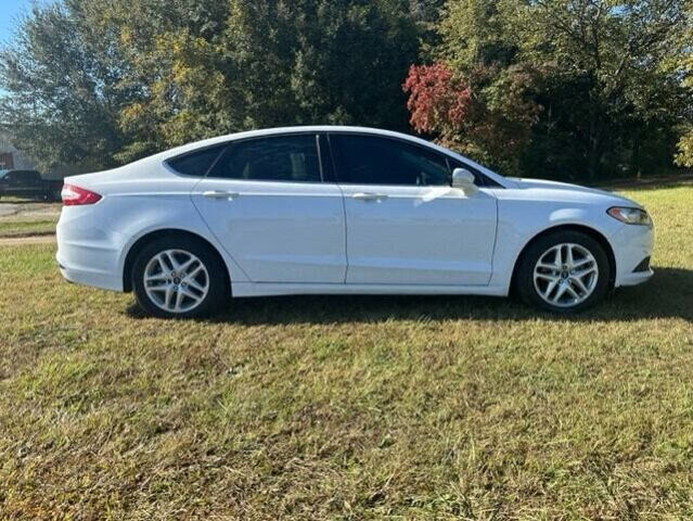 2015 Ford Fusion in Commerce, GA 30529 - 1929872 13