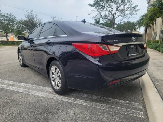 2013 Hyundai Sonata in Pompano Beach, FL 33064 - 1943406 5