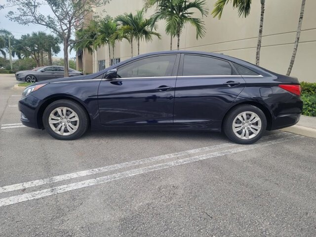 2013 Hyundai Sonata in Pompano Beach, FL 33064 - 1943406 6