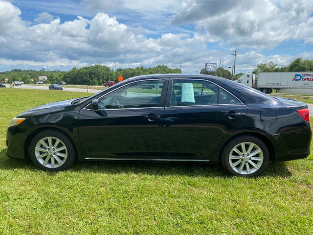 2013 Toyota Camry in Commerce, GA 30529 - 1976196 6