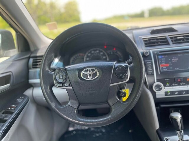 2013 Toyota Camry in Commerce, GA 30529 - 1976196 36