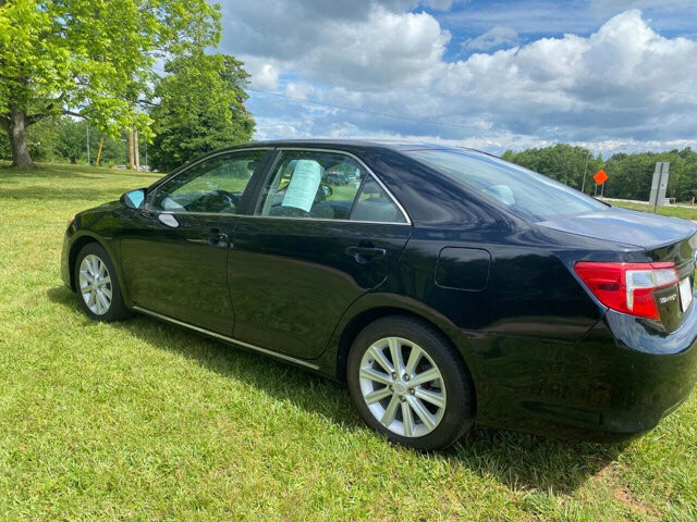 2013 Toyota Camry in Commerce, GA 30529 - 1976196 3