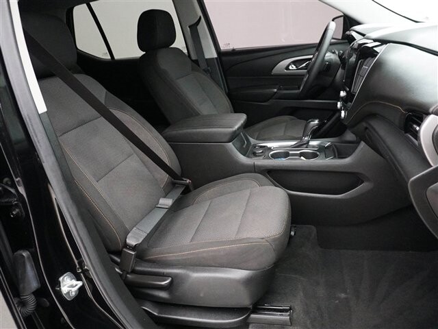 2019 Chevrolet Traverse in Cincinnati, OH 45251-2402 - 1977541 20