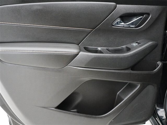 2019 Chevrolet Traverse in Cincinnati, OH 45251-2402 - 1977541 34