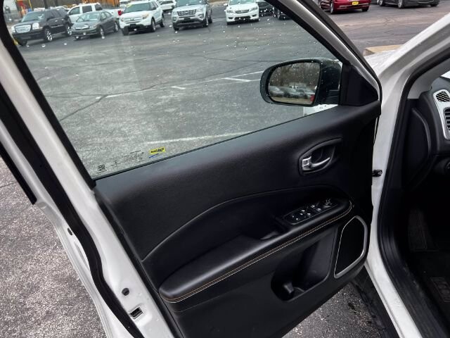 2017 Jeep Compass in Indianapolis, IN 46222-4002 - 2000058 18