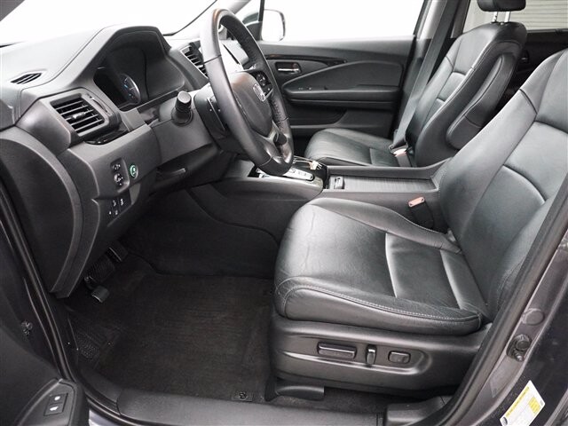 2019 Honda Pilot in Cincinnati, OH 45251-2402 - 2005262 12