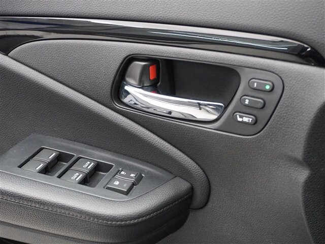 2019 Honda Pilot in Cincinnati, OH 45251-2402 - 2005262 16