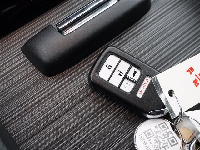 2019 Honda Pilot in Cincinnati, OH 45251-2402 - 2005262 41