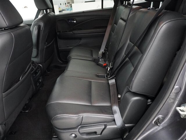 2019 Honda Pilot in Cincinnati, OH 45251-2402 - 2005262 97