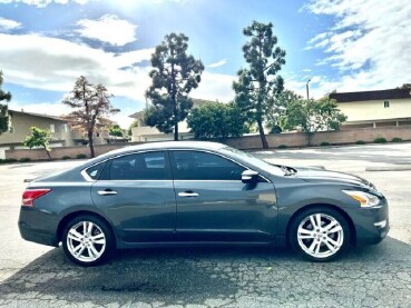 2013 Nissan Altima in COSTA MESA, CA 92626