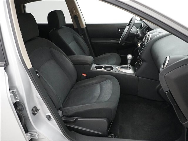 2015 Nissan Rogue in Cincinnati, OH 45251-2402 - 2011398 16