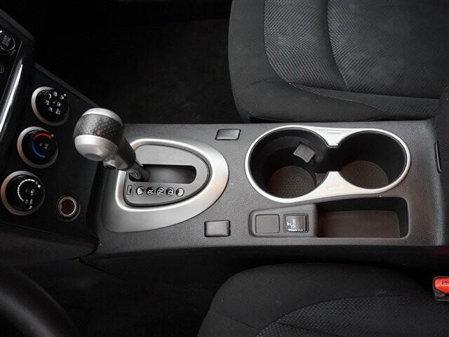 2015 Nissan Rogue in Cincinnati, OH 45251-2402 - 2011398 40