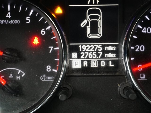 2015 Nissan Rogue in Cincinnati, OH 45251-2402 - 2011398 5