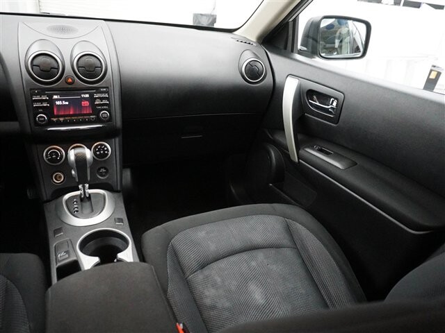 2015 Nissan Rogue in Cincinnati, OH 45251-2402 - 2011398 22