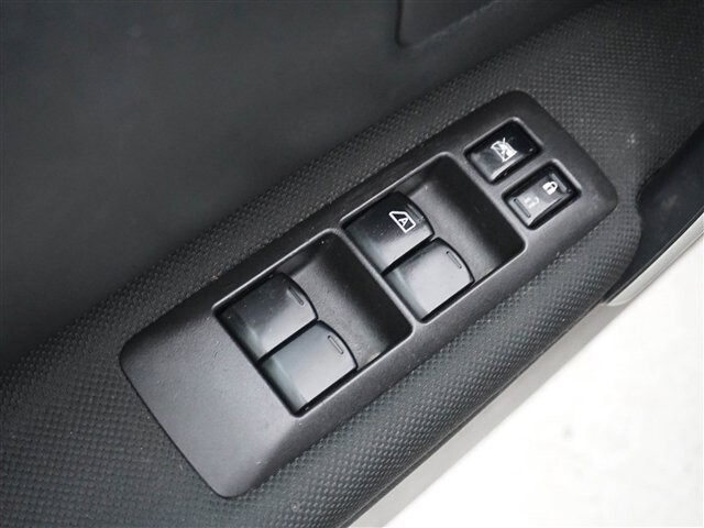 2015 Nissan Rogue in Cincinnati, OH 45251-2402 - 2011398 26