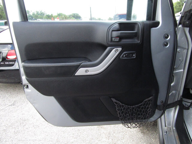 2013 Jeep Wrangler in Tampa, FL 33604-6914 - 2012965 44