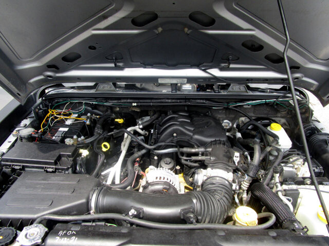 2013 Jeep Wrangler in Tampa, FL 33604-6914 - 2012965 105