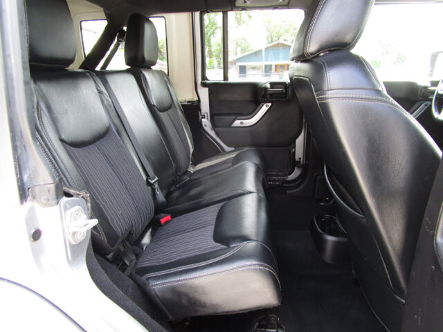 2013 Jeep Wrangler in Tampa, FL 33604-6914 - 2012965 10