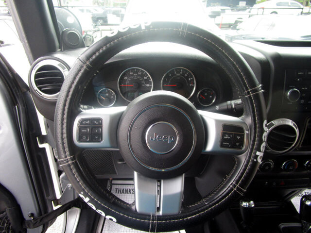 2013 Jeep Wrangler in Tampa, FL 33604-6914 - 2012965 90