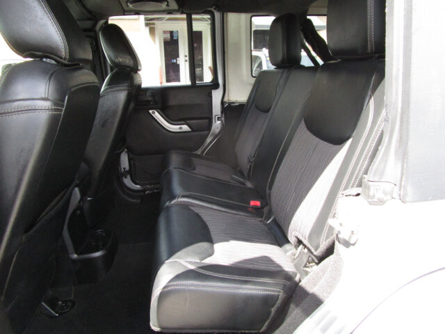 2013 Jeep Wrangler in Tampa, FL 33604-6914 - 2012965 11