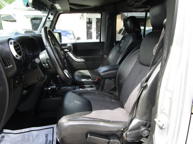 2013 Jeep Wrangler in Tampa, FL 33604-6914 - 2012965 9