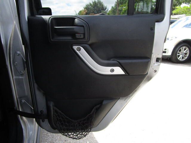 2013 Jeep Wrangler in Tampa, FL 33604-6914 - 2012965 19