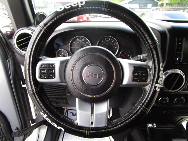 2013 Jeep Wrangler in Tampa, FL 33604-6914 - 2012965 33
