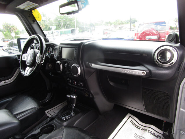 2013 Jeep Wrangler in Tampa, FL 33604-6914 - 2012965 40