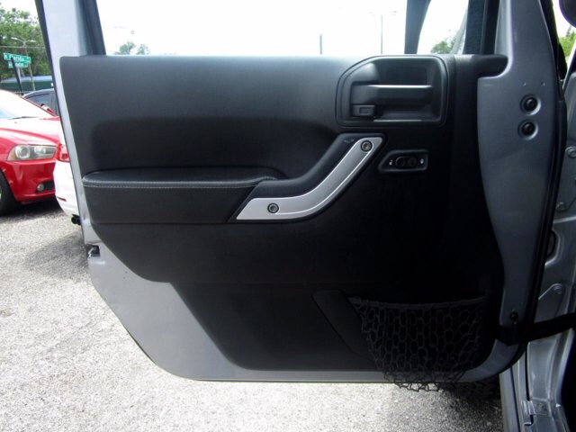 2013 Jeep Wrangler in Tampa, FL 33604-6914 - 2012965 115