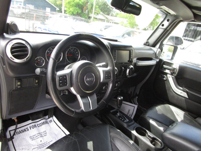 2013 Jeep Wrangler in Tampa, FL 33604-6914 - 2012965 13