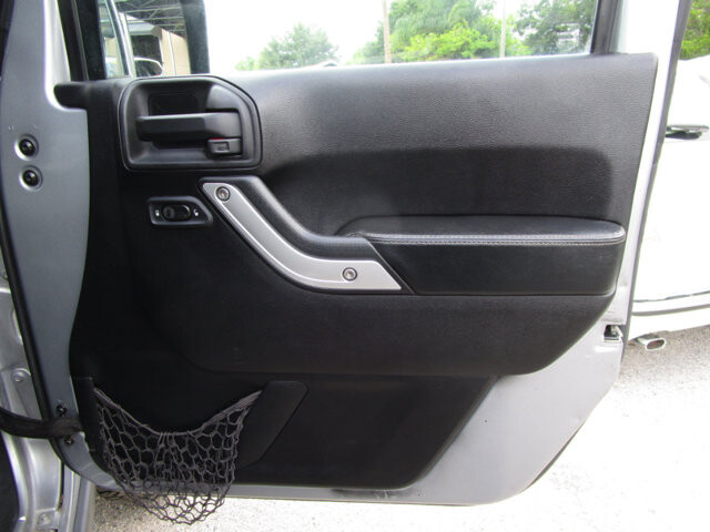 2013 Jeep Wrangler in Tampa, FL 33604-6914 - 2012965 45