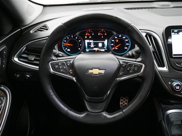 2017 Chevrolet Malibu in Cincinnati, OH 45251-2402 - 2013213 20