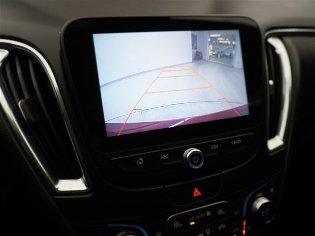 2017 Chevrolet Malibu in Cincinnati, OH 45251-2402 - 2013213 46