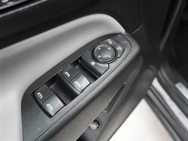 2019 Chevrolet Equinox in Cincinnati, OH 45251-2402 - 2016424 32