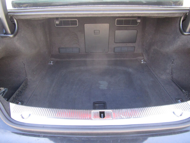 2013 Audi A8 in Tampa, FL 33604-6914 - 2017919 28