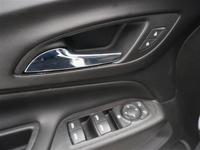 2018 Chevrolet Equinox in Cincinnati, OH 45251-2402 - 2020645 30