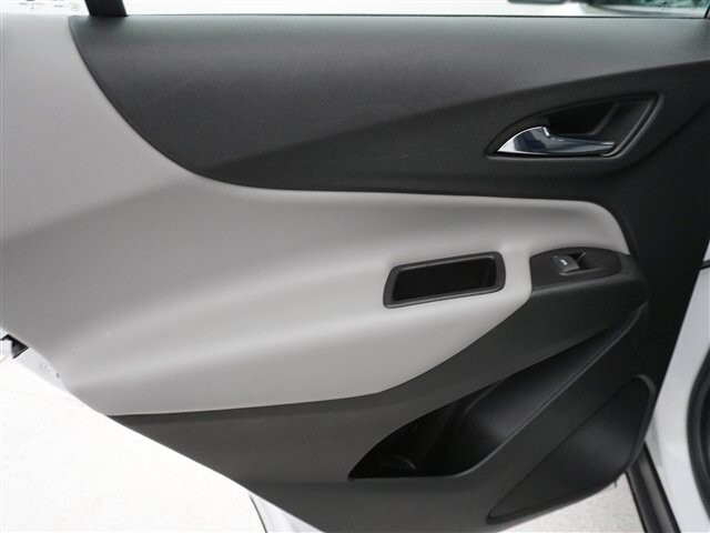 2018 Chevrolet Equinox in Cincinnati, OH 45251-2402 - 2023755 24