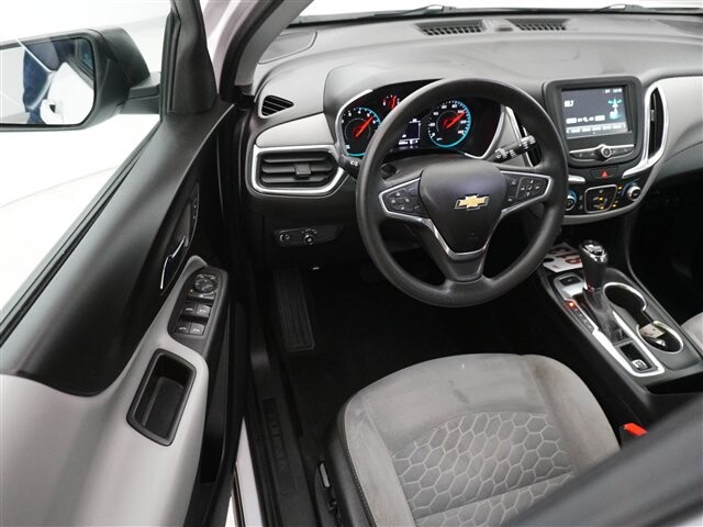 2018 Chevrolet Equinox in Cincinnati, OH 45251-2402 - 2023755 3