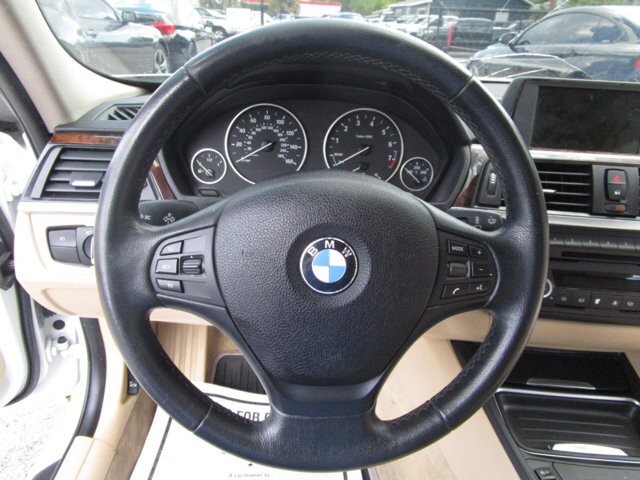 2014 BMW 320i in Tampa, FL 33604-6914 - 2024126 29