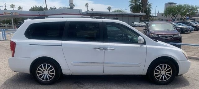 2011 Kia Sedona in Tucson, AZ 85712-4825 - 2028682 4