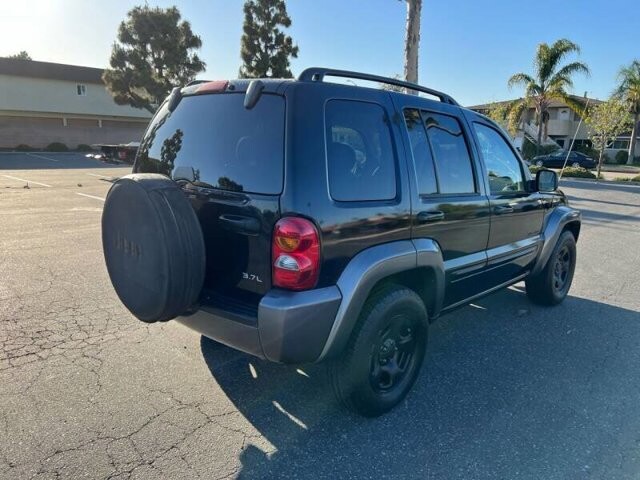 2004 Jeep Liberty in COSTA MESA, CA 92626 - 2030306 3