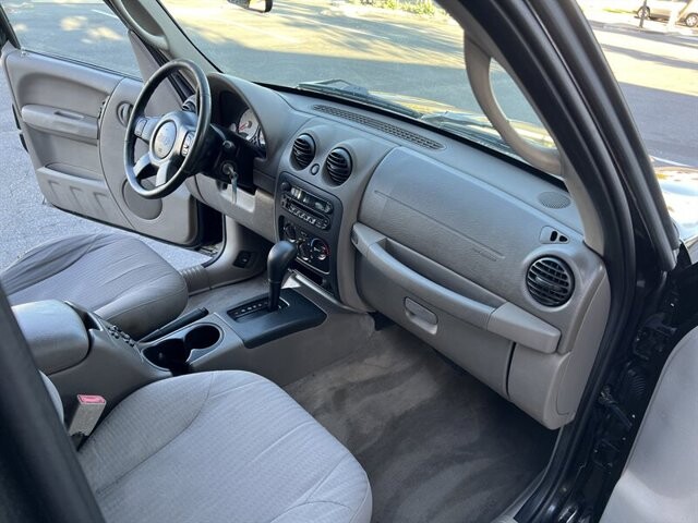 2004 Jeep Liberty in COSTA MESA, CA 92626 - 2030306 18