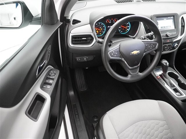2018 Chevrolet Equinox in Cincinnati, OH 45251-2402 - 2033008 3